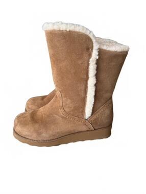 Bearpaw Sheepskin Suede Boots Women’s Size 9